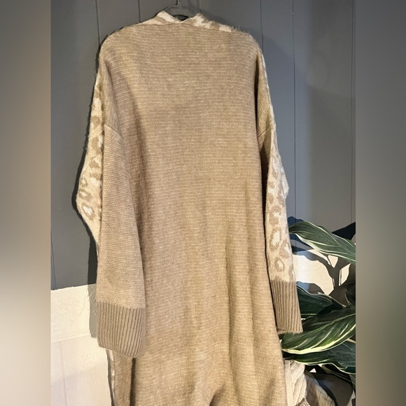 Topshop Duster Sweater with Bell Sleeves - Picture 4 of 5